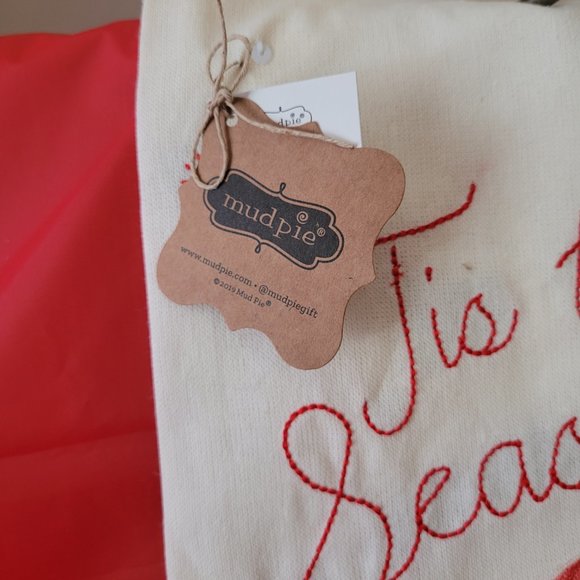 2 Santa Christmas Holiday Towels (310) - Picture 7 of 9